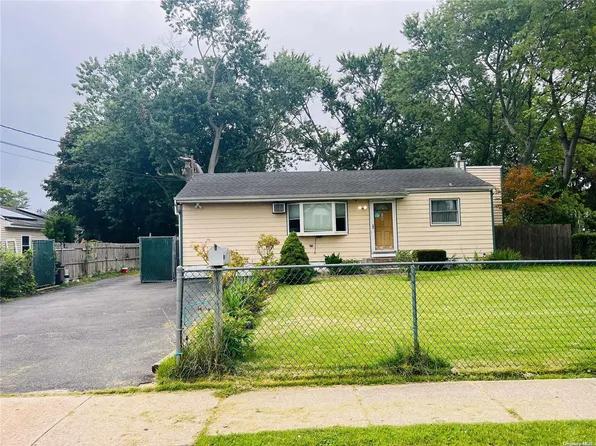 159 Merrill Street, Brentwood, NY 11717