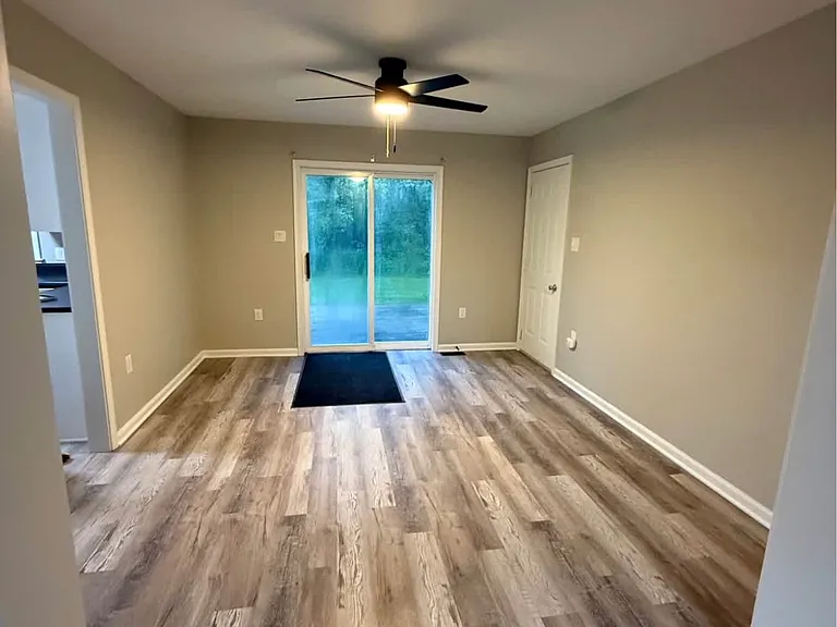 24 Magnolia Rd #4 — Photo 7