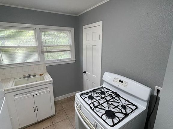 4th image of 3412 W Brookview Dr