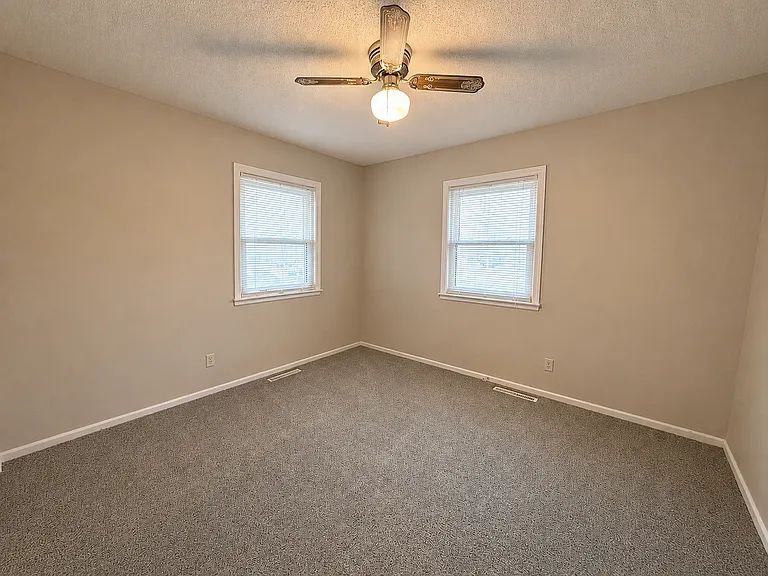6239 SW Wanamaker Rd — Photo 15