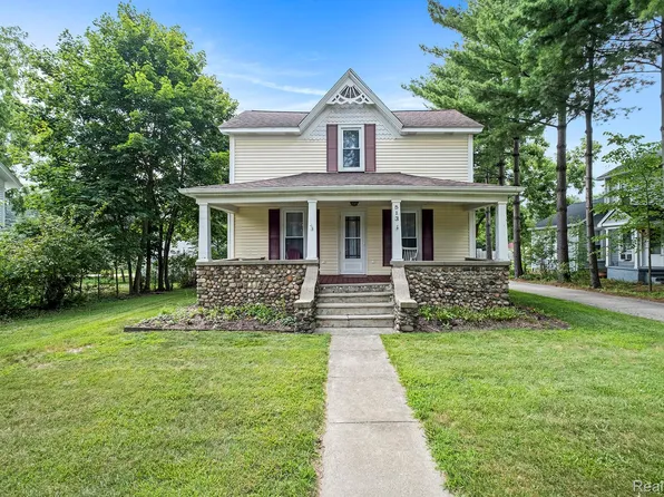 513 N Bridge St, Linden, MI 48451