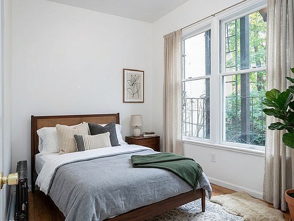 4th image of 222 W 16th St APT 1S