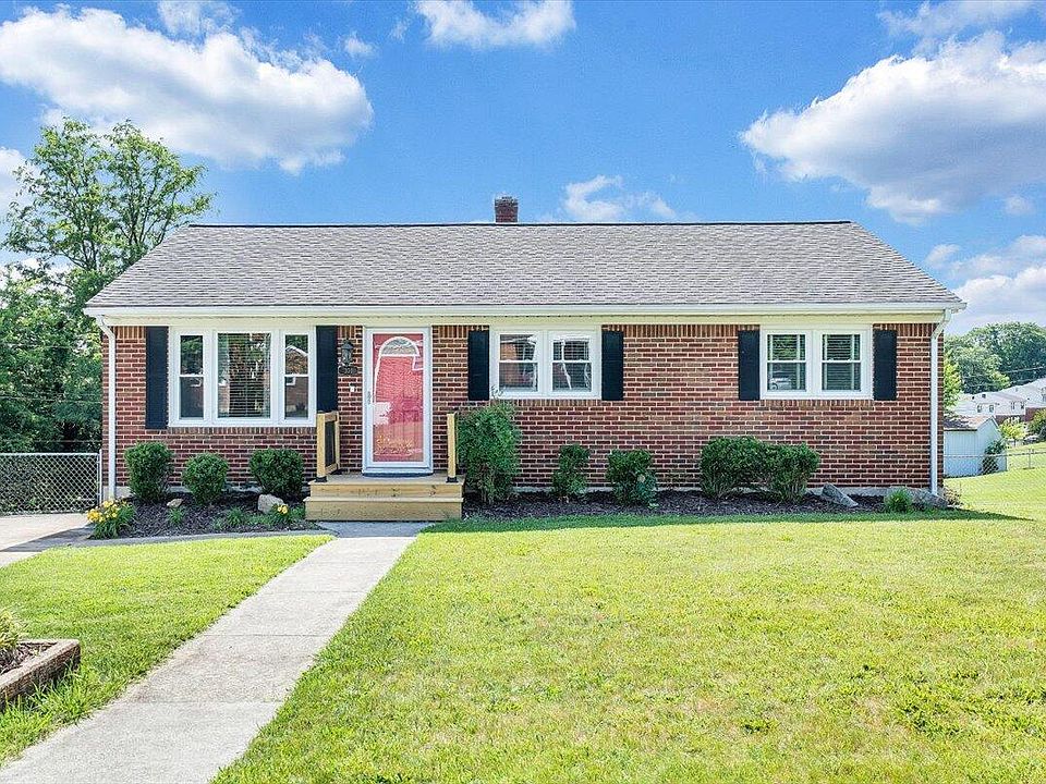 1st image of 301 Lynn Haven Cir