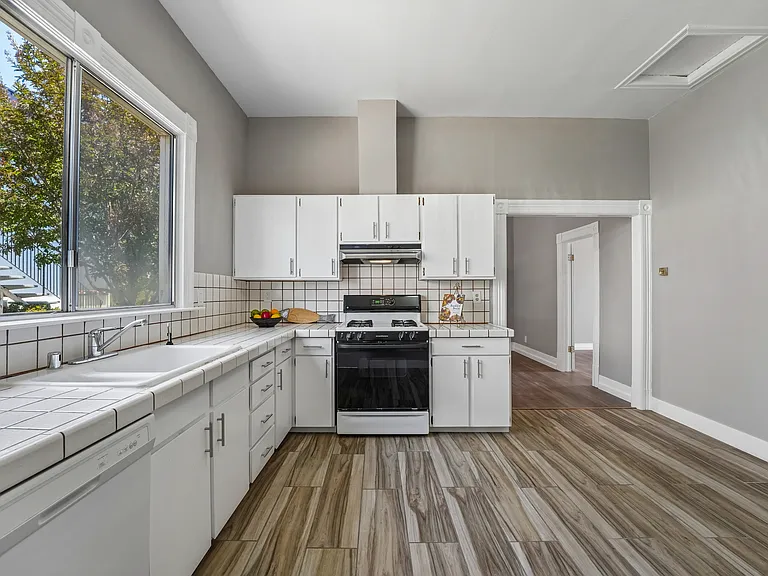 517 Branciforte St — Photo 34