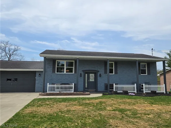 104 Summerset Dr, Marietta, OH 45750