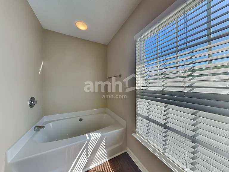 720 Waterbrook Ln — Photo 14
