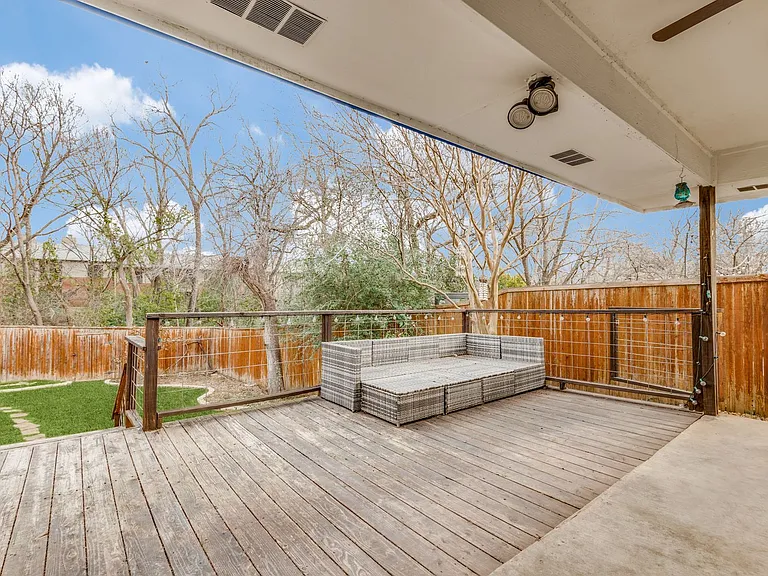 2749 Buna Dr — Photo 11