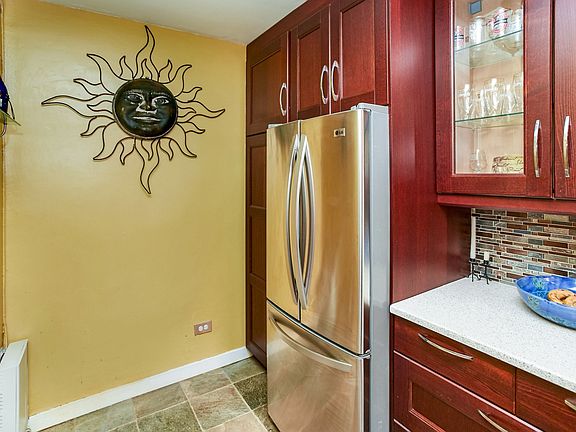 5th image of 3324 93rd St #5