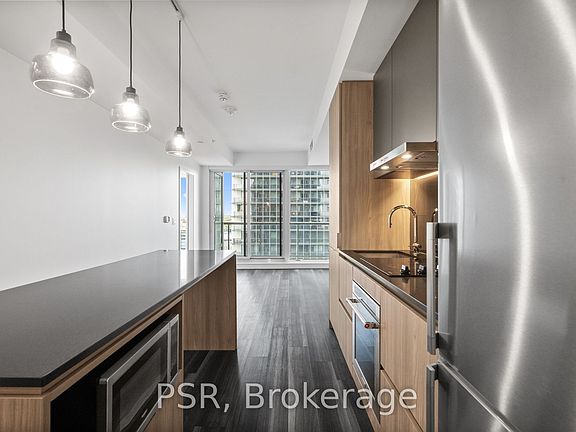 5th image of 11 Ordnance St #1611