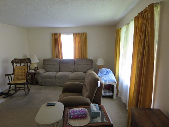 5th image of 323 Magnolia Ave