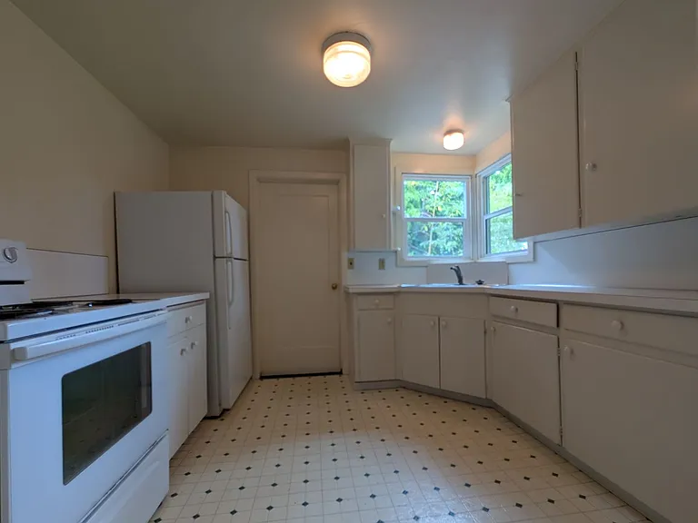 2064 Washington St — Photo 5