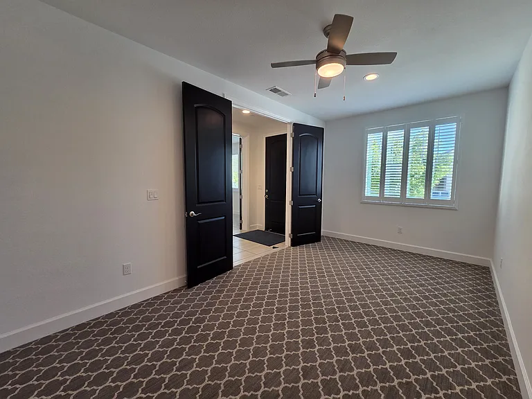 953 Kennedy Dr — Photo 10