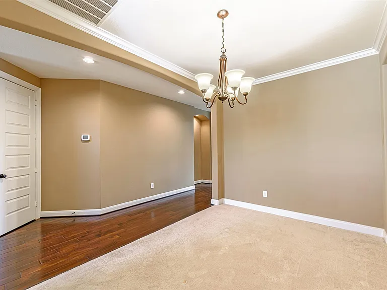 4607 Rockton Hills Ln — Photo 10