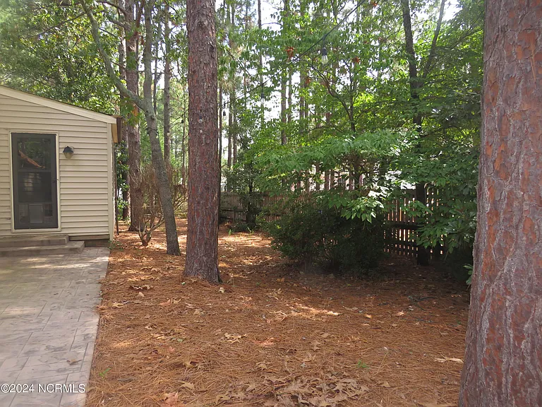 16 Cameron Ln — Photo 36