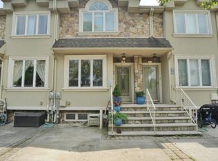 28 Calvanico Ln, Staten Island, NY 10314