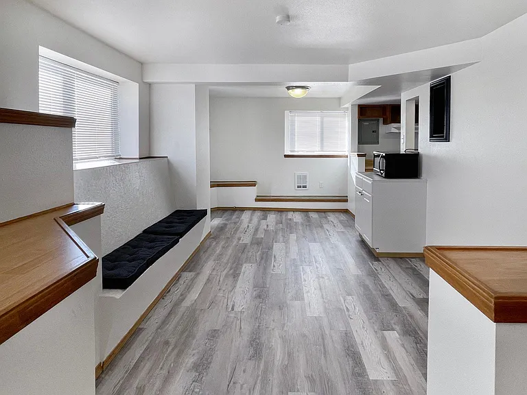 Spacious open 1 bedroom floor plan.