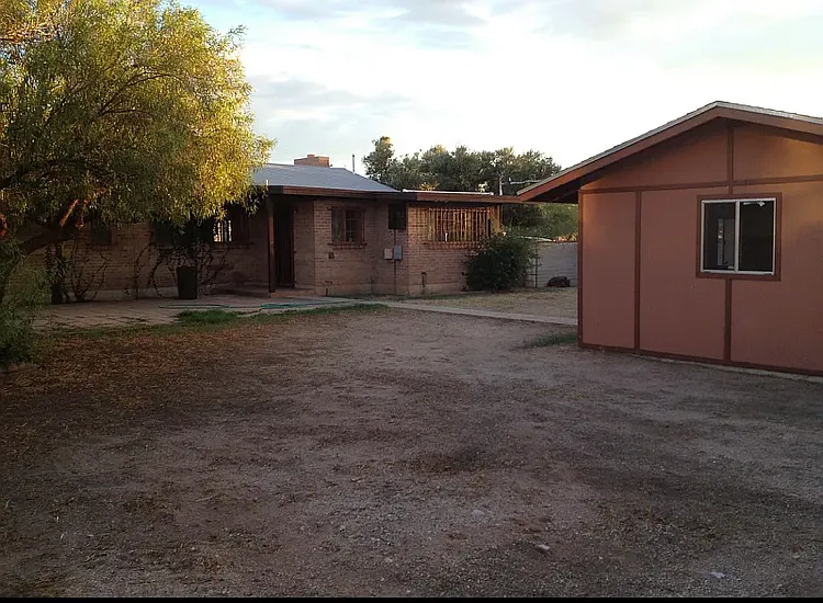 2301 E Glenn St — Photo 13