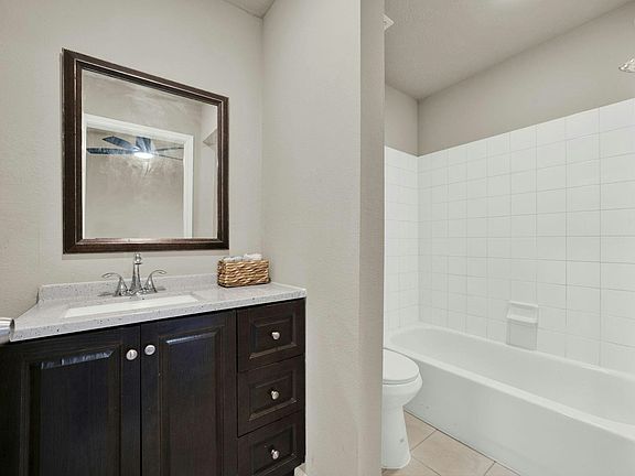 One of the common bathrooms