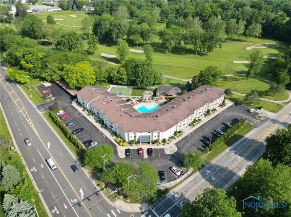 6640 Salisbury Rd APT 212, Maumee, OH 43537