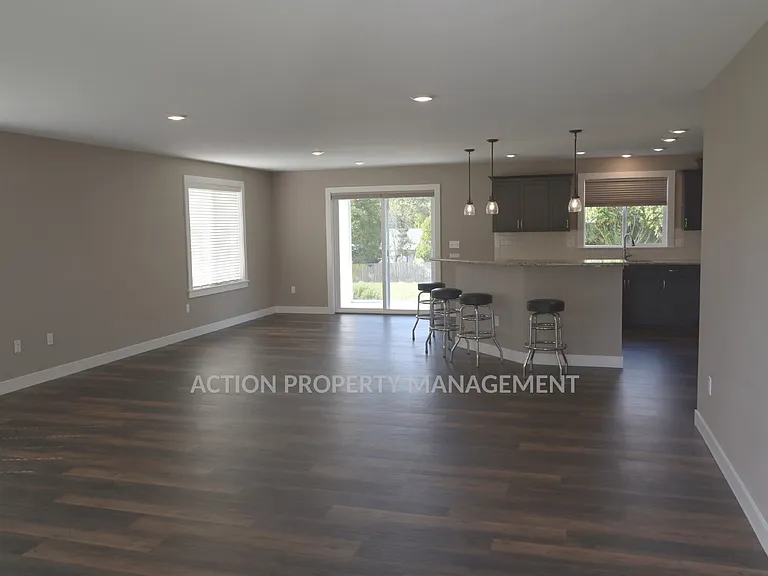 41 Victoria View St — Photo 3