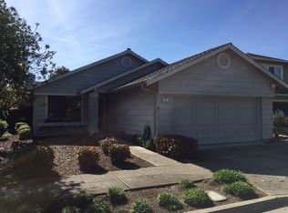 32 Shamrock Ln, Alameda, CA 94502