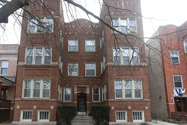 1st image of 1727 W Catalpa #2W