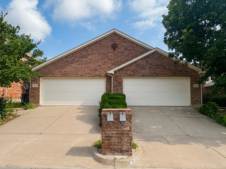 821 Hickory St — Photo 12