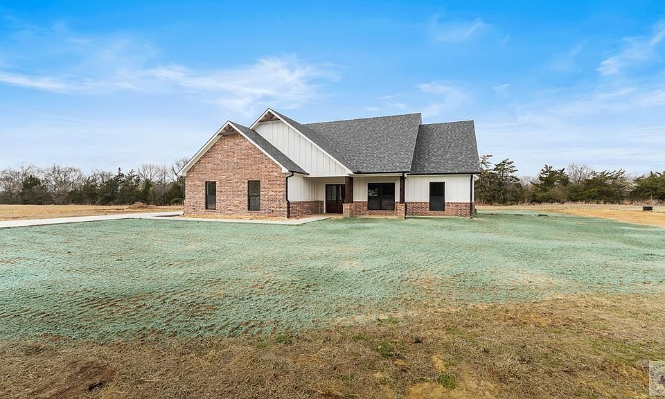 1st image of 126 Southern Charm Ln