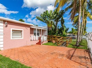 1045 NW 148th St, Miami, FL 33168