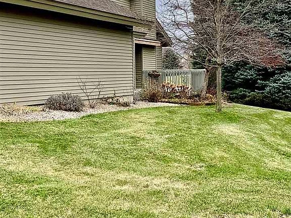5th image of 3694 Eastview Dr