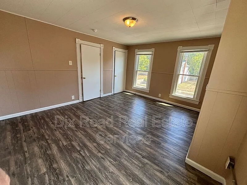 2 bed, 1.0 bath, 1376 sqft, $1,025 — Photo 3