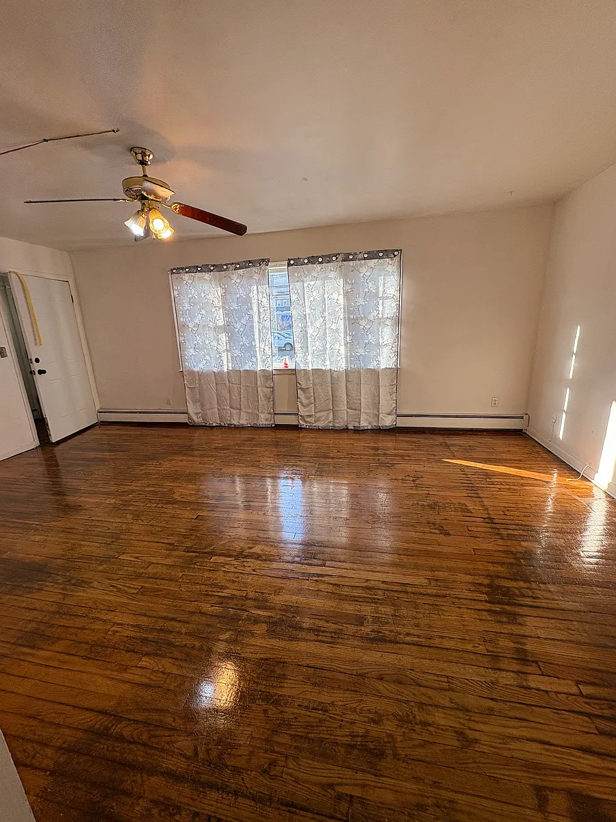 Building Photo - 184 Smith St #1A