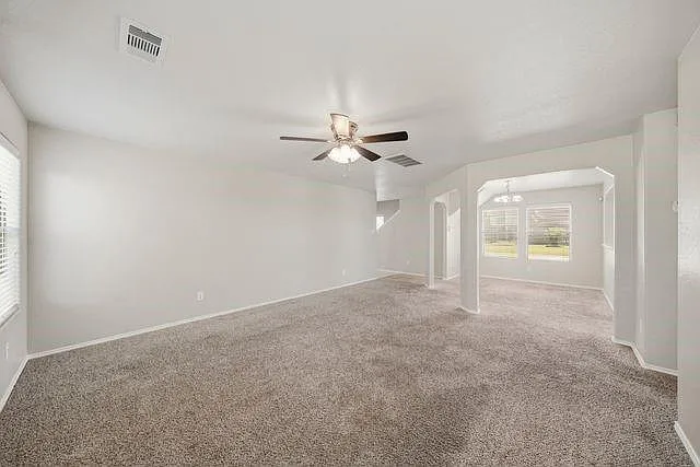 4 bed, 3.0 bath, 2156 sqft, $1,945 — Photo 4