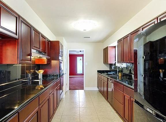4th image of 3624 N Hullen St