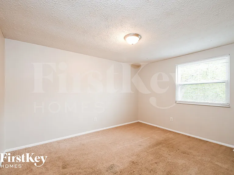 9026 Kasteel Way — Photo 8