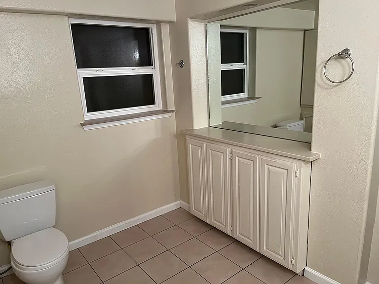 1240 Warner St #4 — Photo 4