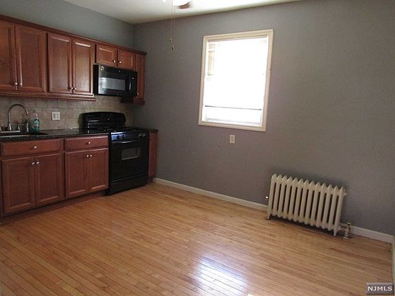 4th image of 334-338 Washington Ave