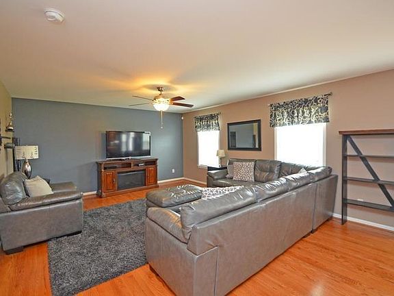 4th image of 10587 Pepperwood Dr