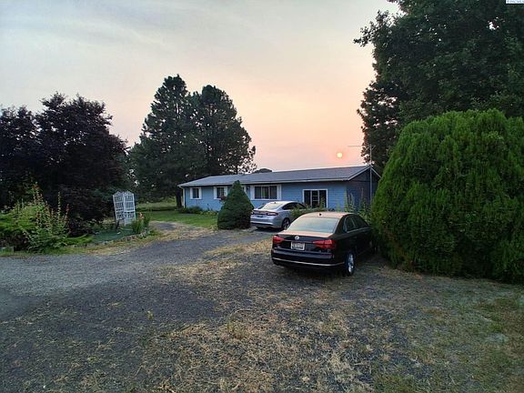 3rd image of 101 Canal Dr