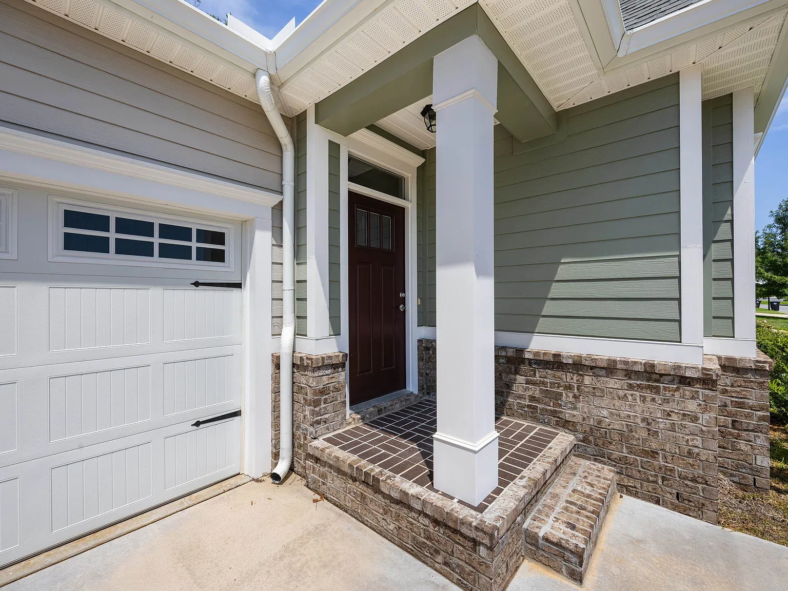 3 bed, 1634 sqft, $2,300 — Photo 4