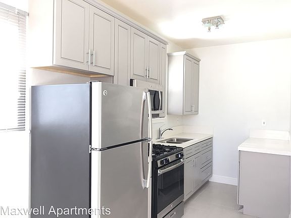 3rd image of 568 N 1st St APT 5