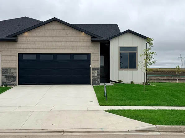 2814 E Hazelnut St, Brandon, SD 57005