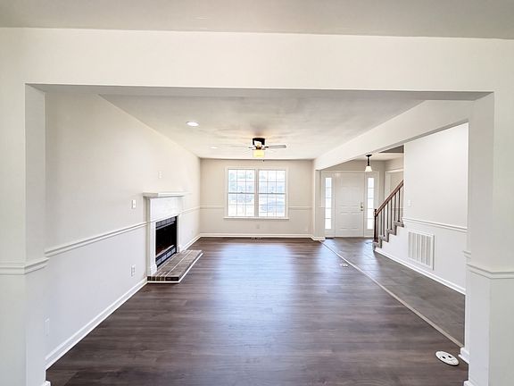 3rd image of 1122 Tobacco Rd