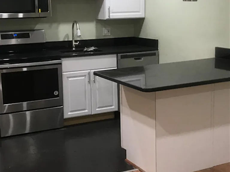 10 Roberts St #21 — Photo 2