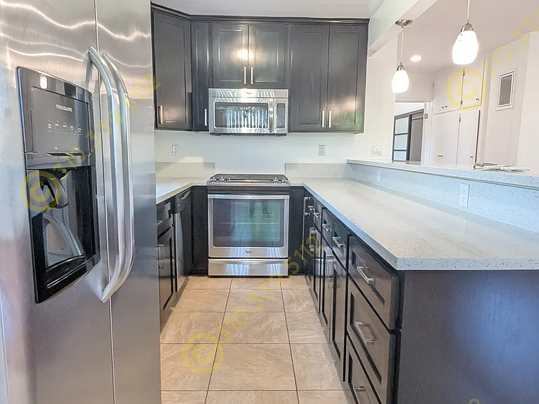 1027 N Stanley Ave #6 — Photo 12