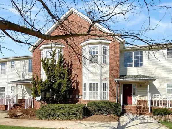 115 Forest Dr, Piscataway, NJ 08854