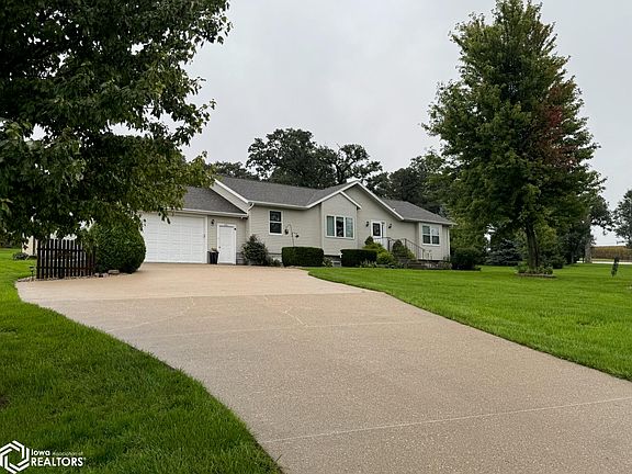 3rd image of 1101 Velvet Ave