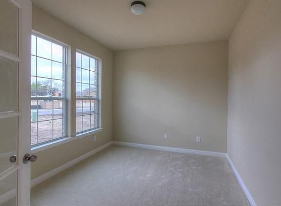 3rd image of 627 Wild Rose Dr