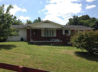 211 Oakwood Rd, Middlesboro, KY 40965
