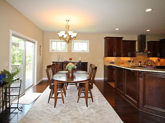 3rd image of 9667 Persimmon Pl